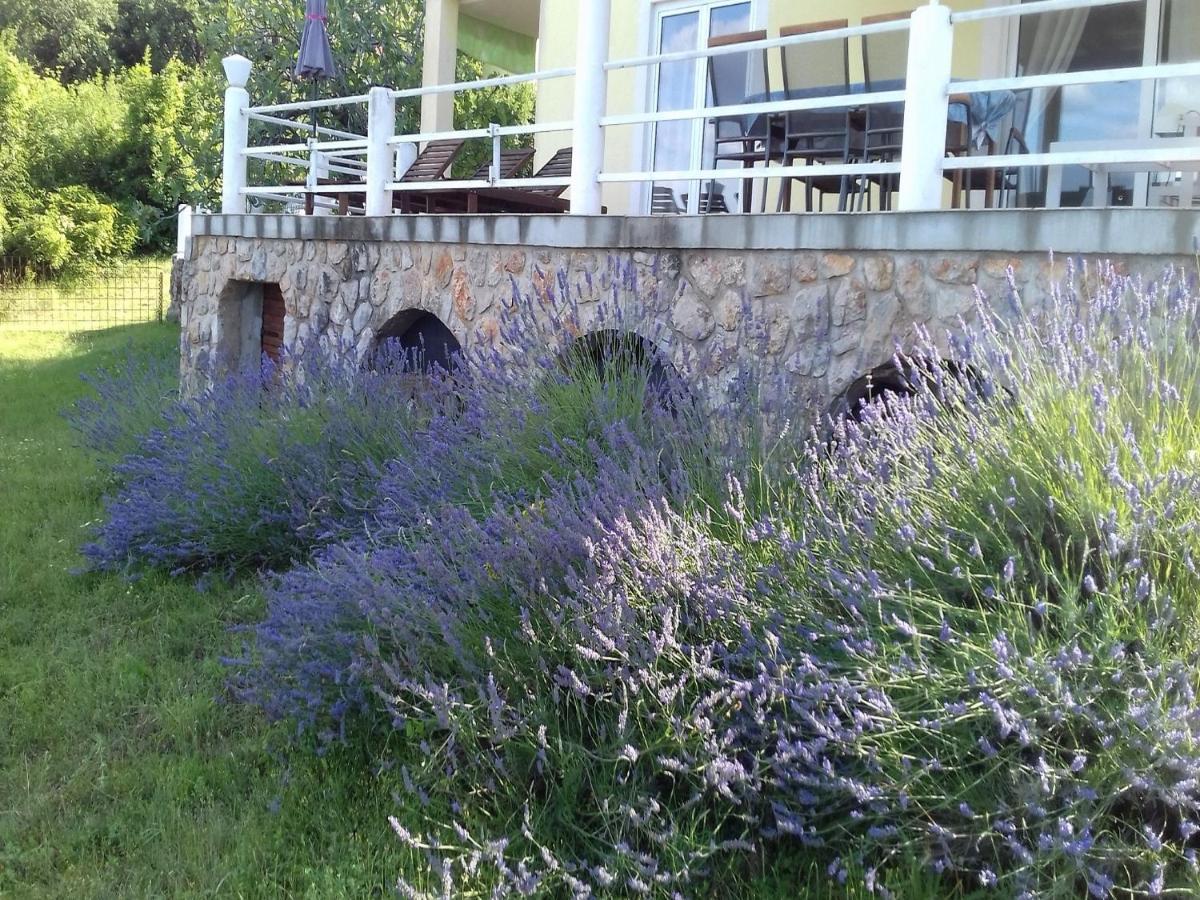 Holiday Home With Sea View Vrbnik Exterior photo