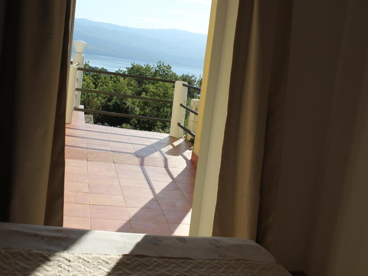 Holiday Home With Sea View Vrbnik Exterior photo