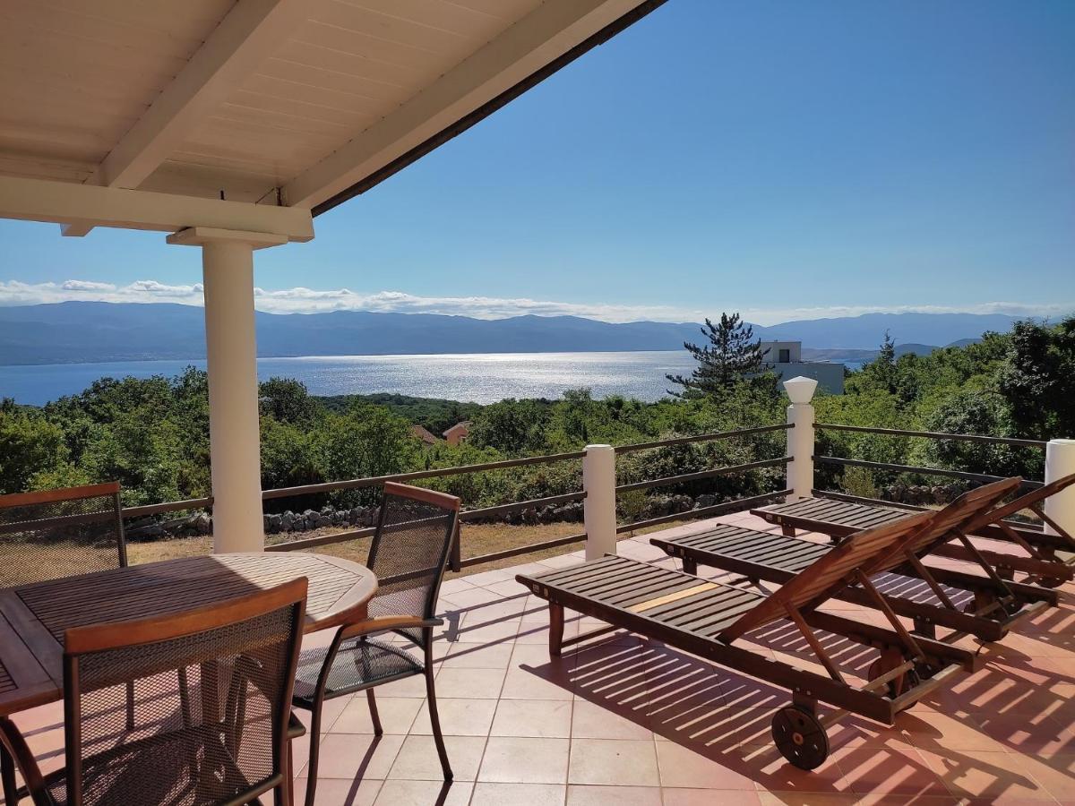 Holiday Home With Sea View Vrbnik Exterior photo