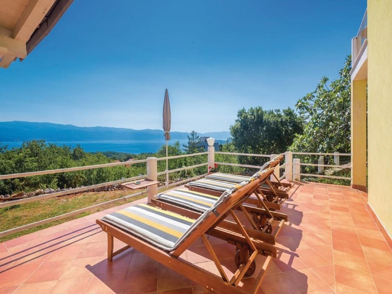 Holiday Home With Sea View Vrbnik Exterior photo