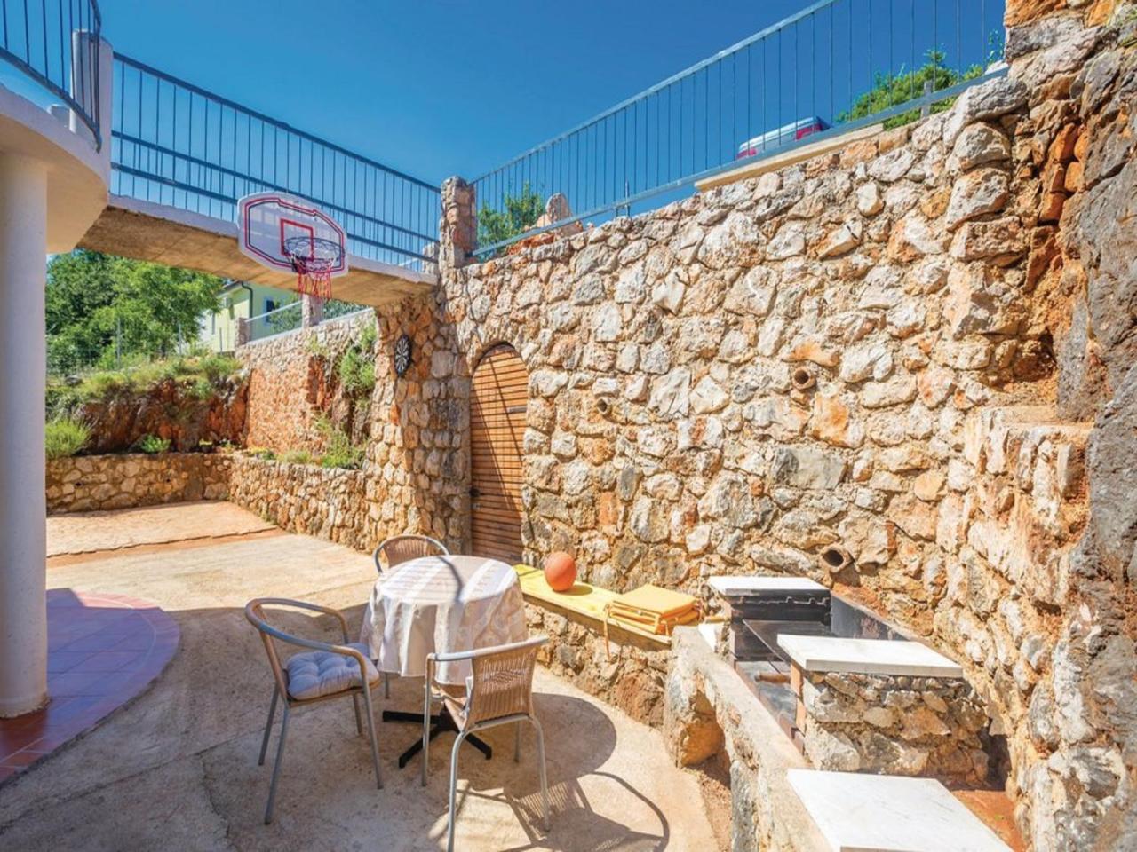Holiday Home With Sea View Vrbnik Exterior photo