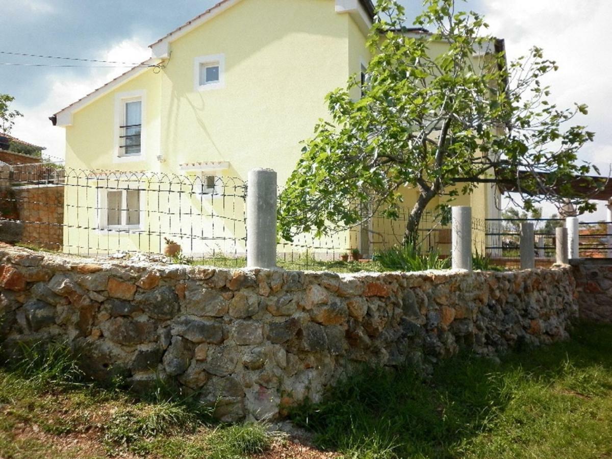 Holiday Home With Sea View Vrbnik Exterior photo